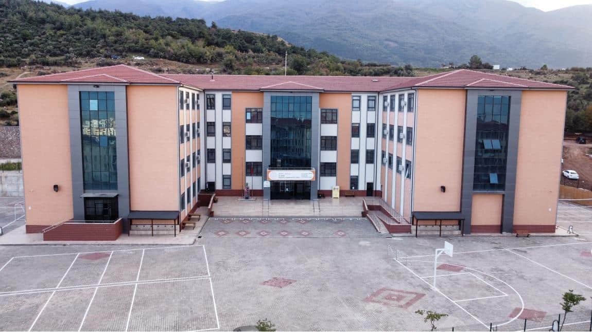 Okuliçi Spor Alanlarımız